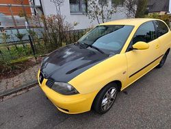 Gelb Gebraucht 2005 Seat Ibiza Limousine | 350 € (Guter Preis)