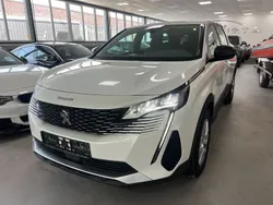Weiß Gebraucht 2022 Peugeot 5008 Active Van / Kleinbus | 19.900 € (Fairer Preis)