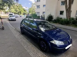 Blau Gebraucht 2004 Renault Mégane II Kombi | 1.300 € (Etwas zu teuer)