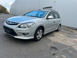 Silber Gebraucht 2012 Hyundai i30 Kombi | 4.200 € (Guter Preis)