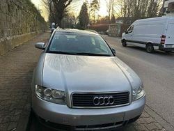 Silber Gebraucht 2002 Audi A4 Limousine | 850 € (Superpreis)