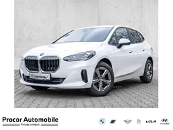 Weiß Gebraucht 2024 BMW 218 Sport Line Van / Kleinbus | 27.380 € (Guter Preis)