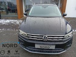 Deep black perleffekt Gebraucht 2017 VW Tiguan Highline SUV | 23.950 € (Guter Preis)