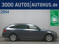 Grau (quarzgrau metallic) Gebraucht 2020 Skoda Superb Style Kombi | 23.948 € (Superpreis)
