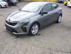 Dolomitgraumetallic Gebraucht 2024 Renault Clio V Evolution Kleinwagen | 16.290 € (Fairer Preis)