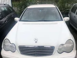 Weiß Gebraucht 2002 Mercedes C220 Elegance Kombi | 750 € (Fairer Preis)