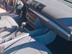 Grau Gebraucht 2006 BMW 118 Kleinwagen | 3.400 € (Guter Preis)