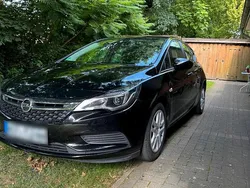 Schwarz Gebraucht 2017 Opel Astra Limousine | 8.390 € (Guter Preis)