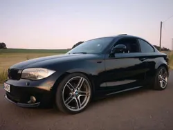 Schwarz Gebraucht 2011 BMW 118 Coupé Coupé | 7.500 €