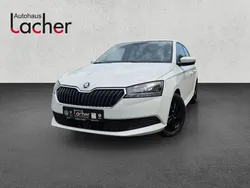 Weiß Gebraucht 2021 Skoda Fabia Ambition Limousine | 12.690 € (Guter Preis)