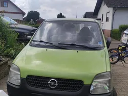 Grün Gebraucht 2002 Opel Agila Kleinwagen | 500 € (Guter Preis)