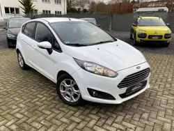 Frostweiß Gebraucht 2014 Ford Fiesta SYNC Edition Kleinwagen | 5.600 € (Teuer)
