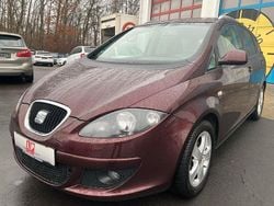 Rot Gebraucht 2008 Seat Altea XL Stylance Van / Kleinbus | 3.990 € (Guter Preis)