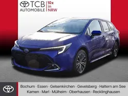 Blau Neu 2024 Toyota Corolla Team Limousine | 33.889 €