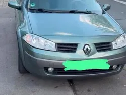 Grün Gebraucht 2005 Renault Mégane II Kleinwagen | 2.100 € (Fairer Preis)