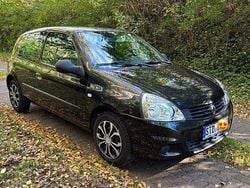 Schwarz Gebraucht 2012 Renault Clio IV Campus Limousine | 3.195 € (Superpreis)