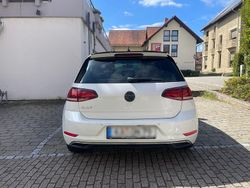 Weiß Gebraucht 2018 VW Golf VII Kleinwagen | 12.999 € (Fairer Preis)