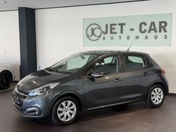 Grau Gebraucht 2017 Peugeot 208 Active Kleinwagen | 8.700 € (Etwas zu teuer)