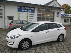 Weiß Gebraucht 2015 Hyundai i30 Kombi | 4.900 € (Superpreis)