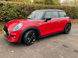 Rot Gebraucht 2018 Mini Cooper Kleinwagen | 14.800 € (Guter Preis)