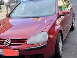 Rot Gebraucht 2004 VW Golf V Kleinwagen | 2.550 € (Fairer Preis)