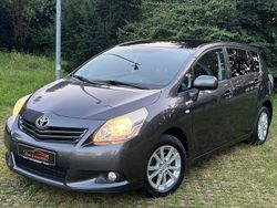 Grau Gebraucht 2011 Toyota Verso Edition Van / Kleinbus | 4.000 € (Fairer Preis)
