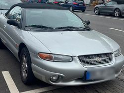 Silber Gebraucht 2001 Chrysler Stratus Cabrio | 4.990 €