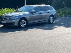 Grau Gebraucht 2012 BMW 520 Kombi | 13.799 € (Teuer)