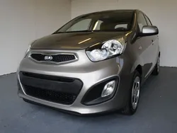 Grau Gebraucht 2014 Kia Picanto FIFA World Cup Edition Kleinwagen | 7.900 € (Fairer Preis)