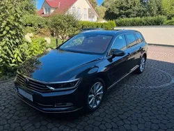 Grau Gebraucht 2019 VW Passat Highline Kombi | 21.050 € (Etwas zu teuer)