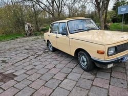 Gelb Gebraucht 1985 Wartburg 353 Limousine | 4.500 €