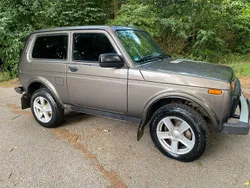 Braun Gebraucht 2021 Lada niva SUV | 14.000 € (Guter Preis)