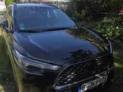 Schwarz Gebraucht 2024 Toyota Corolla Cross Team SUV | 34.500 € (Fairer Preis)