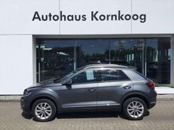 Indiumgrau Gebraucht 2024 VW T-Roc Style SUV | 29.490 € (Fairer Preis)