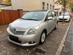 Grau Gebraucht 2010 Toyota Verso Van / Kleinbus | 3.000 € (Guter Preis)