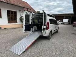 Weiß Gebraucht 2022 Fiat Doblò Van / Kleinbus | 13.899 €