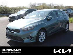 Grau Gebraucht 2025 Kia Ceed Vision Limousine | 21.879 € (Fairer Preis)