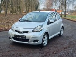 Silber Gebraucht 2012 Toyota Aygo Cool Kleinwagen | 2.800 € (Teuer)