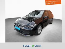 Grenadillschwarz metallic Gebraucht 2024 VW Golf VIII Life Kombi | 28.440 € (Fairer Preis)