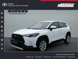 Weiß Gebraucht 2024 Toyota Corolla Cross Business Edition SUV | 32.500 € (Guter Preis)