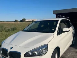 Weiß Gebraucht 2016 BMW 214 Van / Kleinbus | 8.100 €
