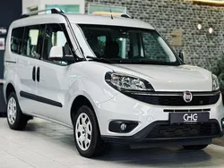 Colore esterno (hellgrau) Gebraucht 2019 Fiat Doblò Van / Kleinbus | 12.990 € (Fairer Preis)