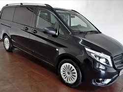Obsidianschwarz metallic Gebraucht 2022 Mercedes Vito Van / Kleinbus | 28.999 € (Fairer Preis)