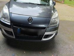 Schwarz Gebraucht 2009 Renault Scénic III Van / Kleinbus | 2.700 € (Etwas zu teuer)