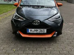 Grau Gebraucht 2021 Toyota Aygo Kleinwagen | 12.000 € (Fairer Preis)