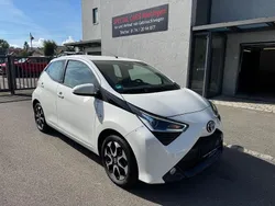 Weiß Gebraucht 2020 Toyota Aygo X-play Kleinwagen | 7.990 € (Guter Preis)