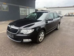 Schwarz Gebraucht 2013 Skoda Superb Exclusive Kombi | 4.790 € (Fairer Preis)
