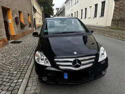 Schwarz Gebraucht 2011 Mercedes B180 Van / Kleinbus | 5.500 € (Fairer Preis)