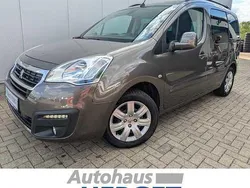 Grau Gebraucht 2015 Peugeot Partner Tepee Allure Van / Kleinbus | 11.990 € (Etwas zu teuer)