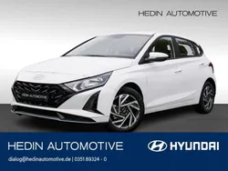 Rot Neu 2025 Hyundai i20 Trend Limousine | 23.330 € (Fairer Preis)